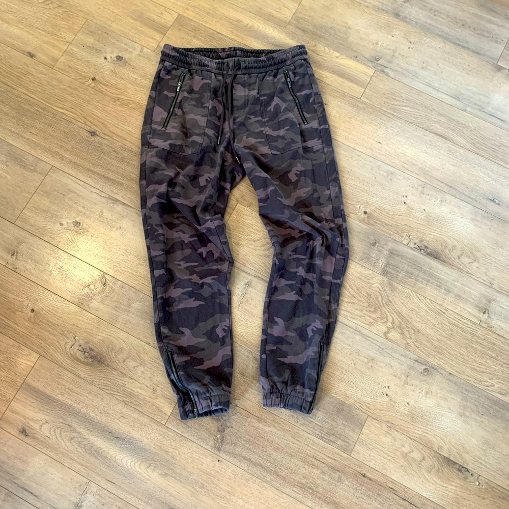Athleta Joggers 6